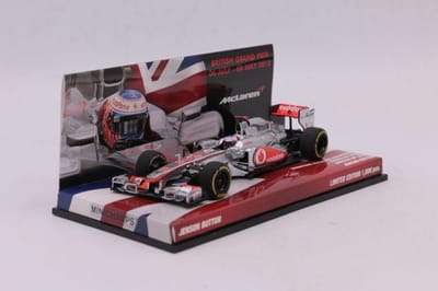 1:43 Diecast Modelcar Vodafone McLaren Mercedes MP4/27 #3 showcar Britse GP 2012 Jenson Button 1000 stuks Minichamps