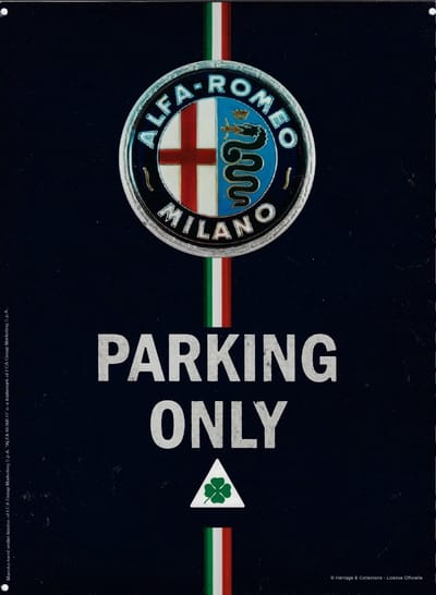 Alfa Romeo Parking Only. Metalen wandbord 30 x 40 cm.
