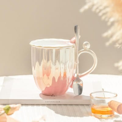 Romige Lijm Mok Schelp Parel Keramische Kop met Deksel voor Meisjes Waterbeker Stel Thuis Koffiekop Keramische Kop 420ML beige