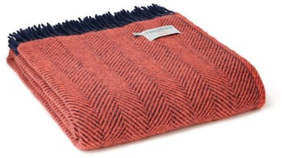 Plaid Herringbone Flamingo & Navy - 150x183 - Nieuw Wol - Tweedmill UK