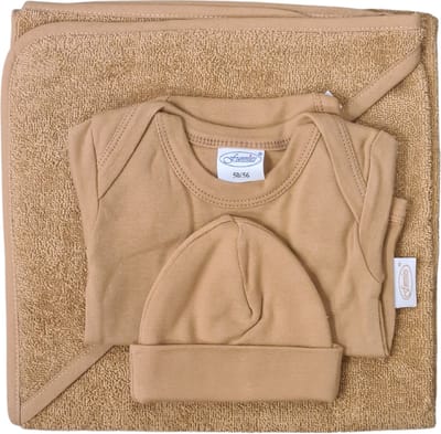 Funnies- baby cadeau set- Kraamcadeau - Badcape - Baby romper – baby muts - Geboortecadeau - Baby cadeau – warm sand