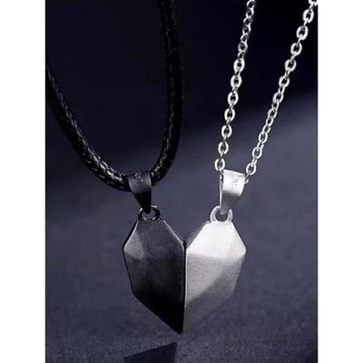 Koppelhanger, Wenssteen Magneet Ketting Set, Zwart en Wit Perzik Hart Drie-steen Ketting.