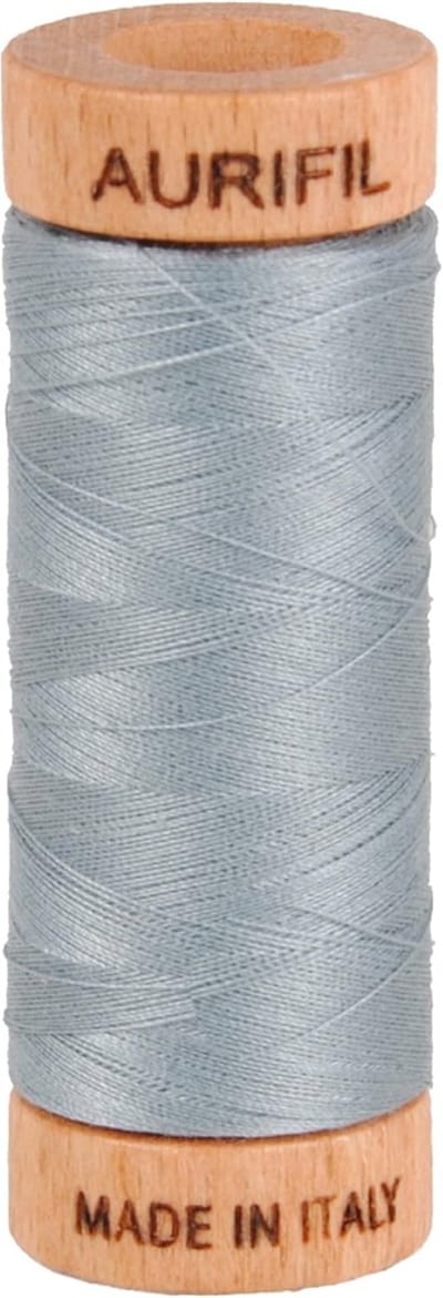 Fijn Naaigaren - Dun Katoen Garen - Quilten en Borduren - Vrijwel Onzichtbare Steken - 280 Meter - Licht Blauw Grijs