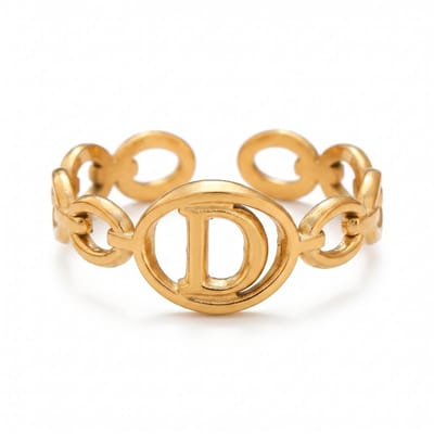 Lundholm Quincy D Ring Dames Goudkleurig – Premium Stainless Steel Jewellery Gold PVD Plated – Verstelbare Ring met Letter D Naam Ring Cadeau Vrouw – One Size – my Scandinavisch Design
