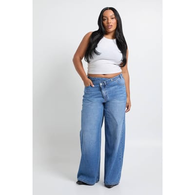boohoo Dames Plus Asymmetrische Tailleband Jeans | Medium Gebleekt | Maat: 56