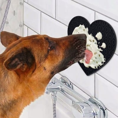 Eat Slow Live Longer Likmat Hartvormig - 19 x 23 cm - Anti-schrok Mat - Slowfeeder - Snuffelmat - 100% siliconen - Vaatwasserbestendig - Voor Hond of Kat - Voerpuzzel Kat - Grijs