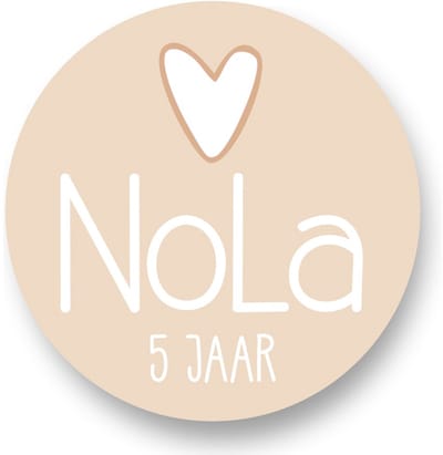 20x Traktatie Stickers Met Naam en Leeftijd - Hartje - Gepersonaliseerd - 40mm - 20 stuks - Sluitstickers - Kinderfeest Traktatie - Uitdelen - Uitdeeltraktatie -Traktatiestickers RoNa Design Uitdeeltraktatie - Wensetiket - Rond - Glossy sticker
