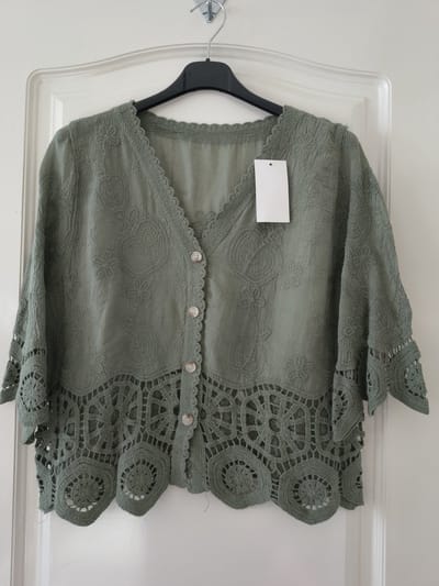 Dames vest Justa-effen kaki groen-Maat M/L-driekwart mouwen