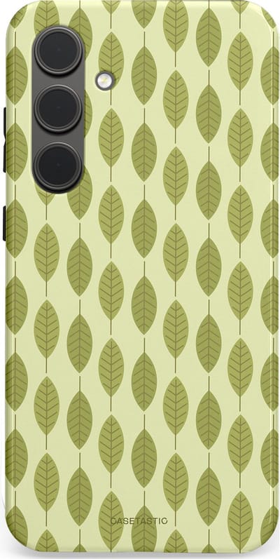 Casetastic hoesje geschikt voor Samsung Galaxy S24 Plus - Dubbellaagse bescherming - Bladerenpracht in het groen - Fashion Case - Crème Olijfgroen