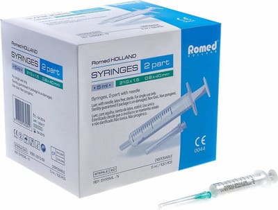 Romed 5ml injectiespuit met naald 100 stuks - Doseerspuit - Polypropyleen & Latex-vrij rubber - Tweedelige 5ml wegwerpspuit met canule, steriel per stuk verpakt. - 5 ml