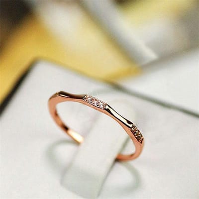 Huitan Prachtige Dunne Ringen met Zirkonia voor Vrouwen Dagelijkse Slijtage Mode Veelzijdig Vrouwelijk Accessoire Cadeau Trendy Sieraden 5 beige