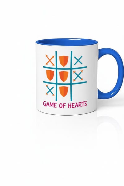 Game of Hearts Mok | Tic Tac Toe Design | Speelse Koffiemok met Harten Schildjes | Blauw Wit Keramiek