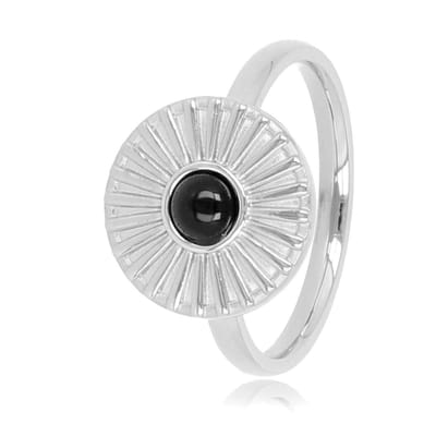 My Bendel - Ring Zilverkleurig Zonnetje Design met Onyx - Zilverkleurige Ring met Zonnetje - Onyx Edelsteen - Innerlijke Kracht - met Luxe Cadeauverpakking | Sieraden Voor Dames | Maat 16.00 Mm / Maat 50