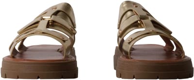 Sandalen om aan te trekken