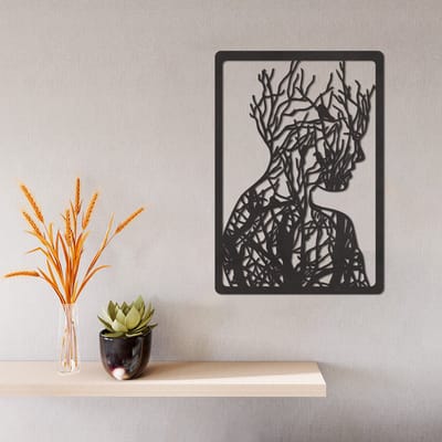 Wanddecoratie - Vrouw Uit Takken En Bomen - Dieren - Hout - Wall Line Art - Muurdecoratie - Woonkamer - Slaapkamer - Om Aan De Muur Te Hangen - Zwart - 42 x 29 cm