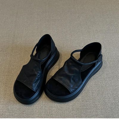 Sandalen met platte zool en open teen voor dames in de zomer Nieuwe kleine sponscake dikke zool veelzijdige buitenslippers 38