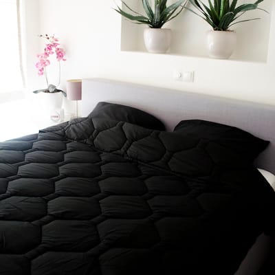 HappyBed Dekbed zonder overtrek 140x200 - Wasbaar Dekbed - Bedrukt dekbed zonder hoes - Hoesloos Dekbed - Eenpersoonsdekbed - Black