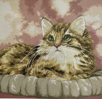 Borduurpakket met DMC garens - VDV - A Fluffy Friend - Een pluizige Vriend - telpatroon om zelf te borduren