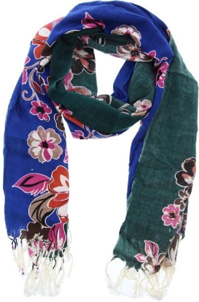 Een sprekende sjaal met mooie bloemen in felle kleuren! Comfortabel om te dragen door de soepel vallende stof. De sjaal is aan weerszijden te dragen, maar let op: De achterkant is iets minder fel van kleur. Voor uzelf of Bestel Een Cadeau.