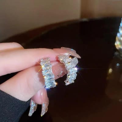 Nouvelle Tendance Mode Design Unique Élégant Exquis Boucles d'Oreilles en Forme de C Irrégulier Bijoux Féminins Fête Cadeau Premium Vente en Gros black