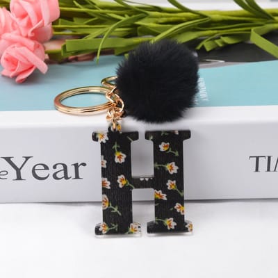 Letter Sleutelhanger A-Z – Luxe Initialen Sleutelhanger met Pompon & Kwastje – Tashanger voor Dames & Meisjes – Accessoire voor Sleutelbos, Handtas, Rugzak & Autosleutel – Persoonlijk Cadeau voor Vrouw, Moeder, Dochter & Vriendin