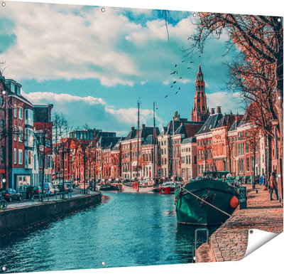 Gards Tuinposter Gracht in Groningen - 150x120 cm - Tuindoek - Tuindecoratie - Wanddecoratie buiten - Tuinschilderij