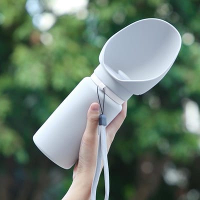 550ml Opvouwbaar huisdier Outdoor Wandelen Draagbare reiswaterfles Puppy Katten Honden Drinkwaterdispenser Cup Dierbenodigdheden grijs