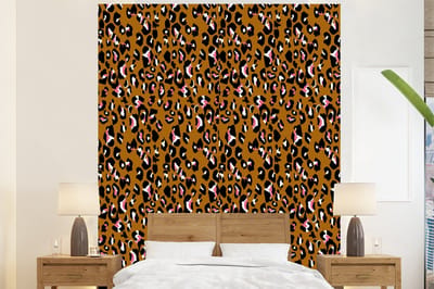 Behang - Fotobehang Panter - Design - Roze - Bruin - Patronen - Breedte 225 cm x hoogte 280 cm