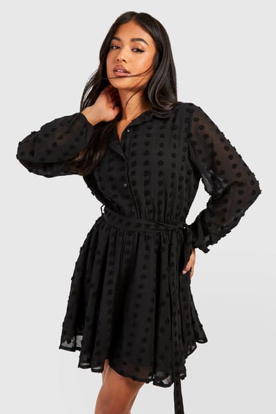 boohoo Dames Petite Dobby Jurk in Skaterstijl met Ceintuur | Black | Maat: 12