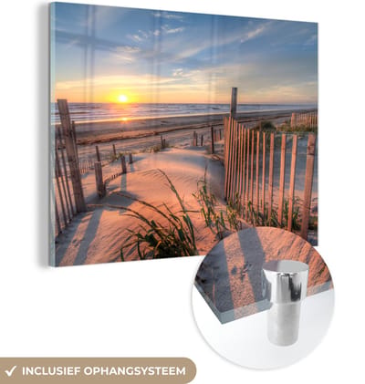 MuchoWow® Glasschilderij 160x120 cm - Schilderij acrylglas - Strand - Zee - Duin - Zonsondergang - Landschap - Foto op glas - Muurdecoratie woonkamer - Wanddecoratie slaapkamer - Schilderijen