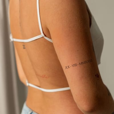 Romeinse cijfers tattoo | Neptattoo volwassenen | Tijdelijke tattoo voor volwassenen | Temporary tattoo | Plaktattoos voor volwassenen | Neptattoos | Probeer zorgeloos een tattoo | tattforaweek