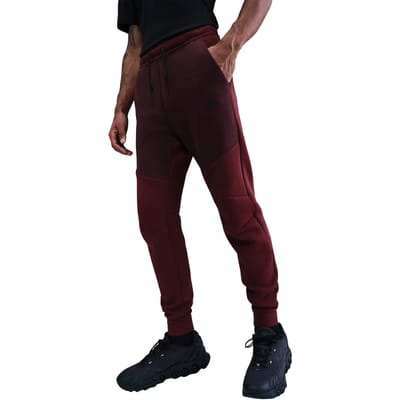 Jogging Nike Tech