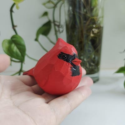 Statue de Moineau Rouge en Bois Fait Main - Œuvre d'Art Magnifiquement Peinte pour la Décoration Intérieure et Cadeaux de Fêtes, Choix Idéal pour les Amoureux des Oiseaux Male Cardinal