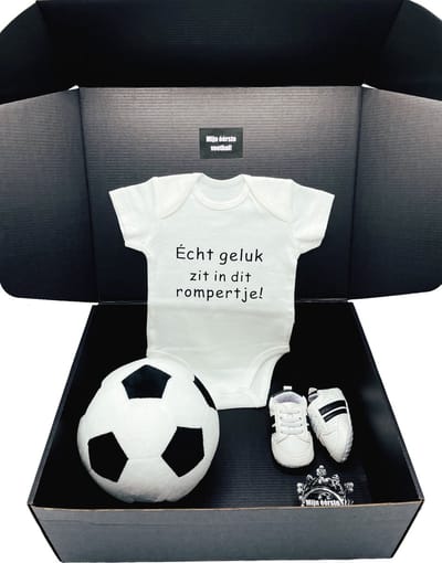Kraamcadeau unisex met baby voetbal - echt geluk in romper - kraamkado - babyshower - pakket kan ook rechtstreeks als cadeau worden verstuurd met romper maar keuze