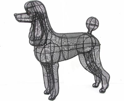 Tuinbeeld -  Hond Poedel Close Wire - Frame