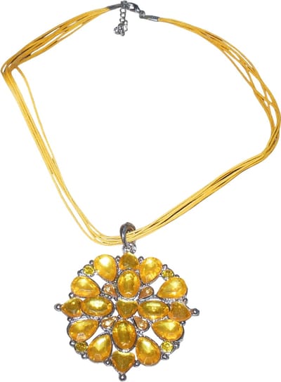 Ketting met ronde hanger bloem blaadjes strass stenen oranje #1