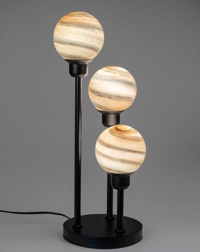 Lamp - 3 bol - Zwart - Hoog 52cm. - Breed 25cm. - 3 x bol glas Ø 12cm. - Metaal.