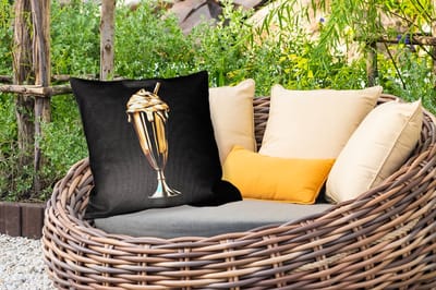 Sierkussen Buiten - Milkshake - Goud - Drinken - Zwart - 60x60 cm - Weerbestendig