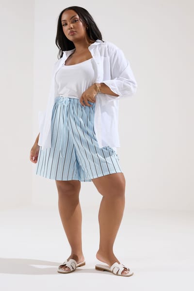 Yours Gestreepte Short Met Textuur In Lichtblauw Size 42