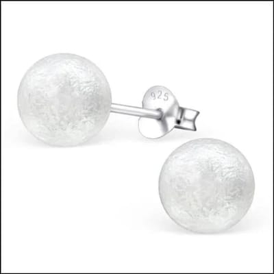 Aramat Jewels | Oorbellen | Zilveren Parel Oorbellen - Tijdloze Elegantie | 8mm / Zijde Wit | | | Zilver | Kinderen, Volwassenen | Verkleurd niet