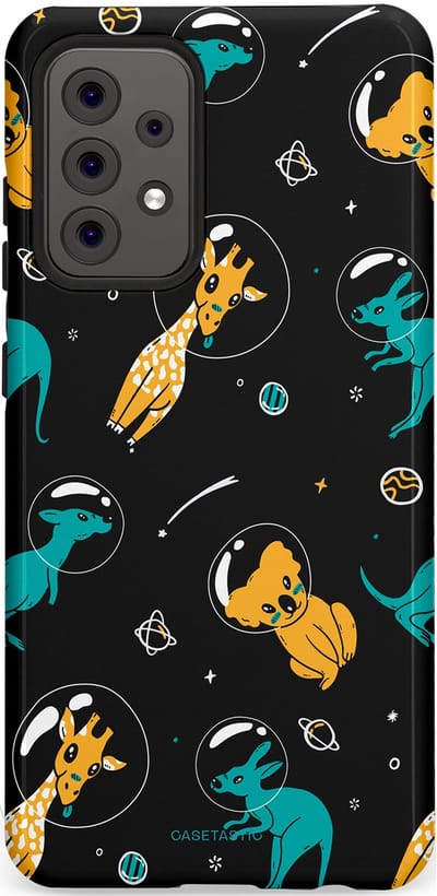 Casetastic Hoesje Geschikt voor Samsung A52 (4G/5G/s) - Stijlvolle Beschermende Duo-layer Case - Donkere Ruimte Safari