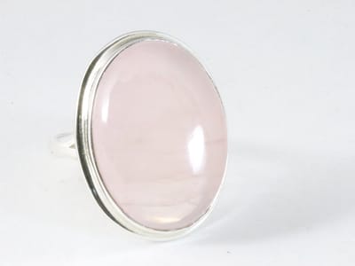 Grote ovale zilveren ring met rozenkwarts - maat 18
