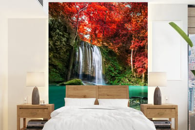 Behang - Fotobehang Waterval - boom - Rood - Herfst - Water - Breedte 190 cm x hoogte 260 cm