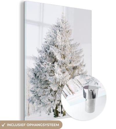 MuchoWow® Glasschilderij 120x160 cm - Schilderij acrylglas - Winter - Boom - Sneeuw - Den - Wit - Foto op glas - Schilderijen