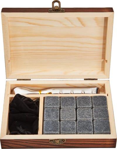 Whiskey Stenen - Whiskey - Whiskey Stones - Whiskey set - Whiskey Gift set - Herbruikbare IJsblokjes - cadeau - 12 stuks + edelstalen tang en fluwelenzakje - Whiskey geschenkset - Vaderdag - Whisky - Cave & Garden