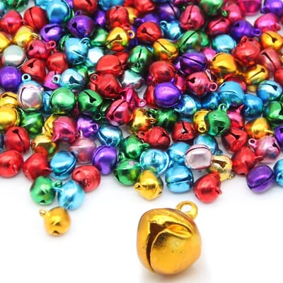 200 stuks Jingle Bells 1/2 inch ambachtelijke bellen in bulk voor doe-het-zelf kerstdecoraties voor huis en huisdier (6 kleuren, willekeurige kleur)