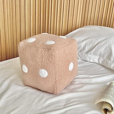 Peluches Dés de Jeu Nordiques Oreiller Décoration Intérieure Créative Coussin Simulation Amusante Coussins de Canapé Futon Tapis de Sol about 17-20cm