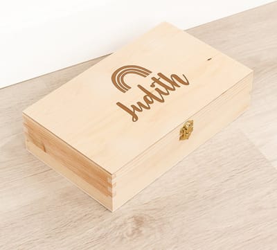 Houten kistje 'Judith' Regenboog - Tekenkist - Herinneringsdoos - Kraamcadeau - Knutseldoos - Memorybox - Baby - Geboorte