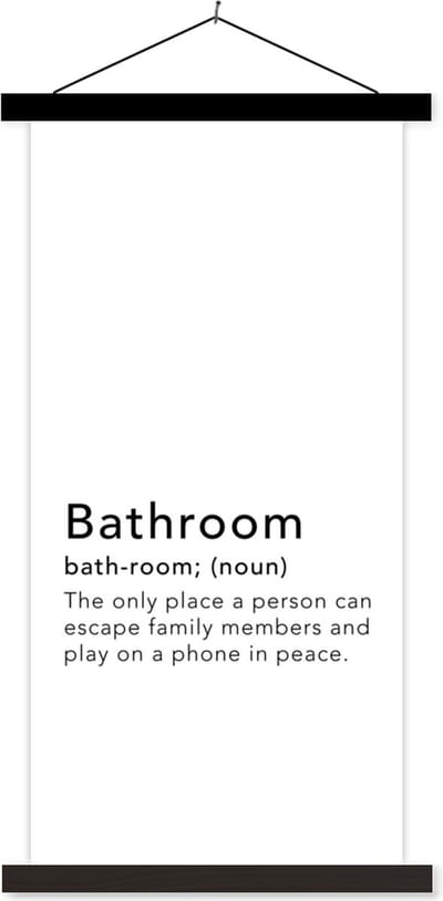 Posterhanger incl. Poster 40x80 cm - Schoolplaat - Spreuken - Quotes - The only place a person can escape family members - Badkamer - Woordenboek - Textielposter - Zwarte latten