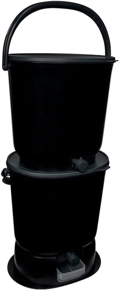 Skaza Bokashi Essential Bio Afvalbak Keukenset (2 x 15,3 liter) + Onderstel - Compostbak Keuken en Tuin van Gerecycled Plastic - Starterset + incl. 1 kg Fermentatiestarter (Zwart)